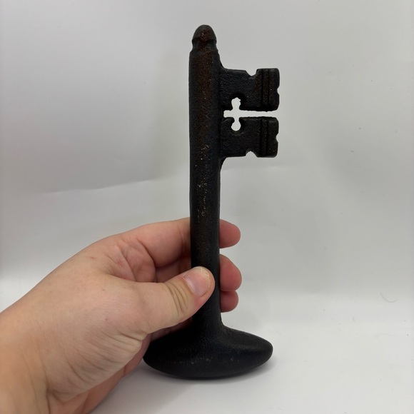 Vintage Black Cast Iron Key Decor - Picture 2 of 3